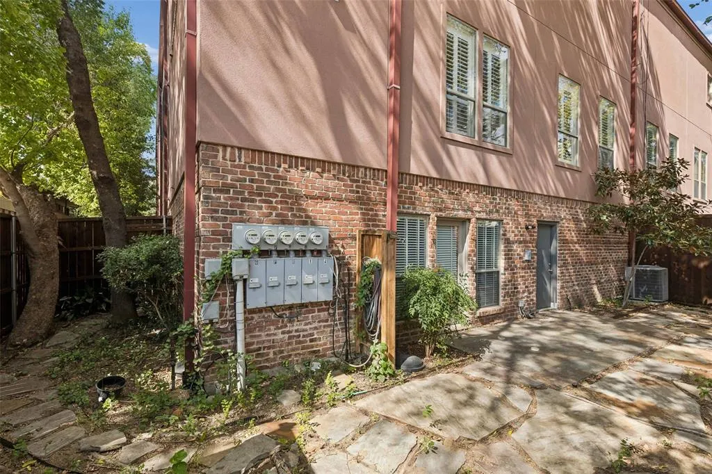 4330 Cole Avenue #F
