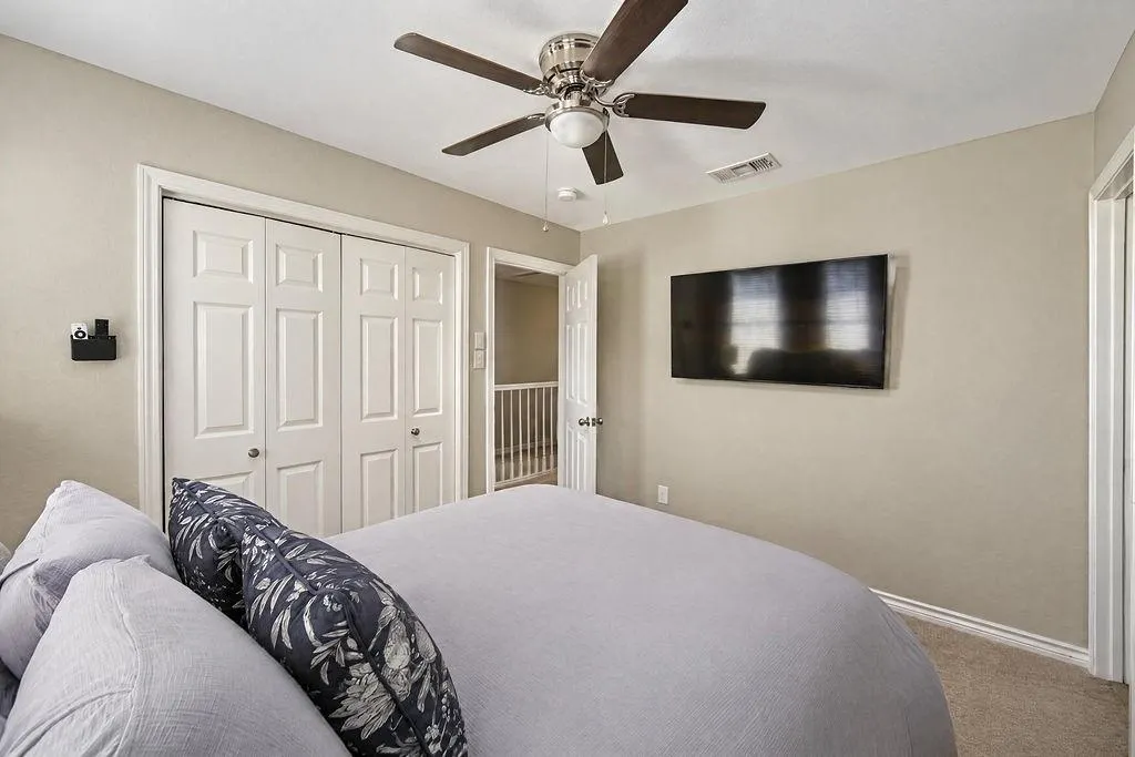 8781 Crestview Drive