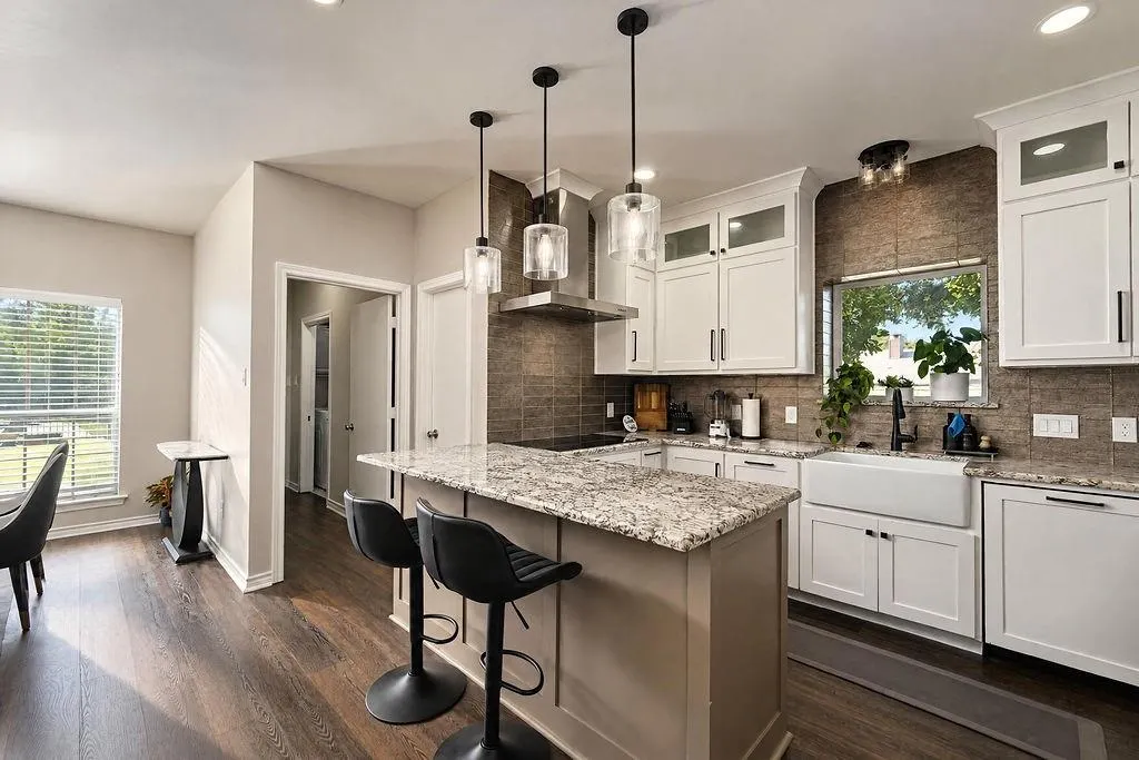 8781 Crestview Drive