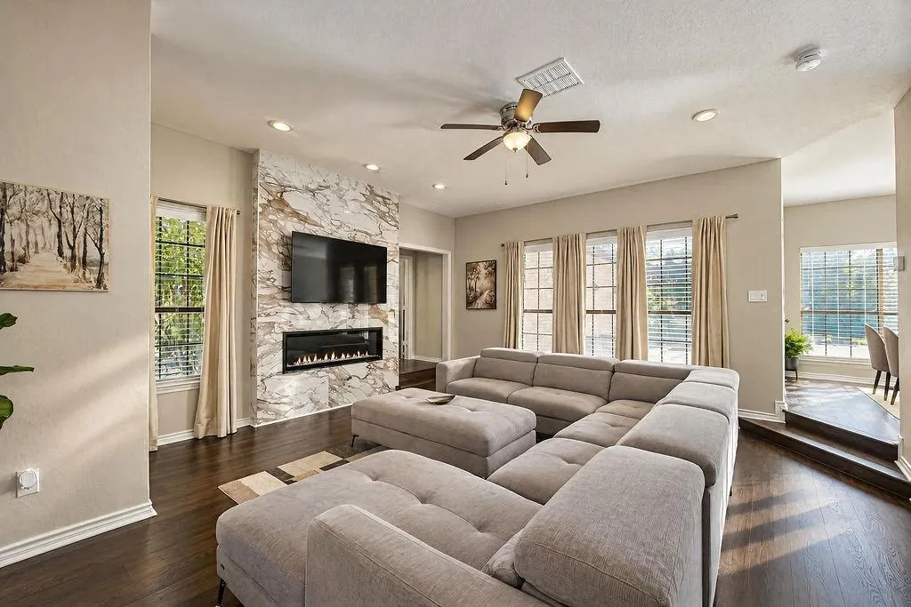 8781 Crestview Drive