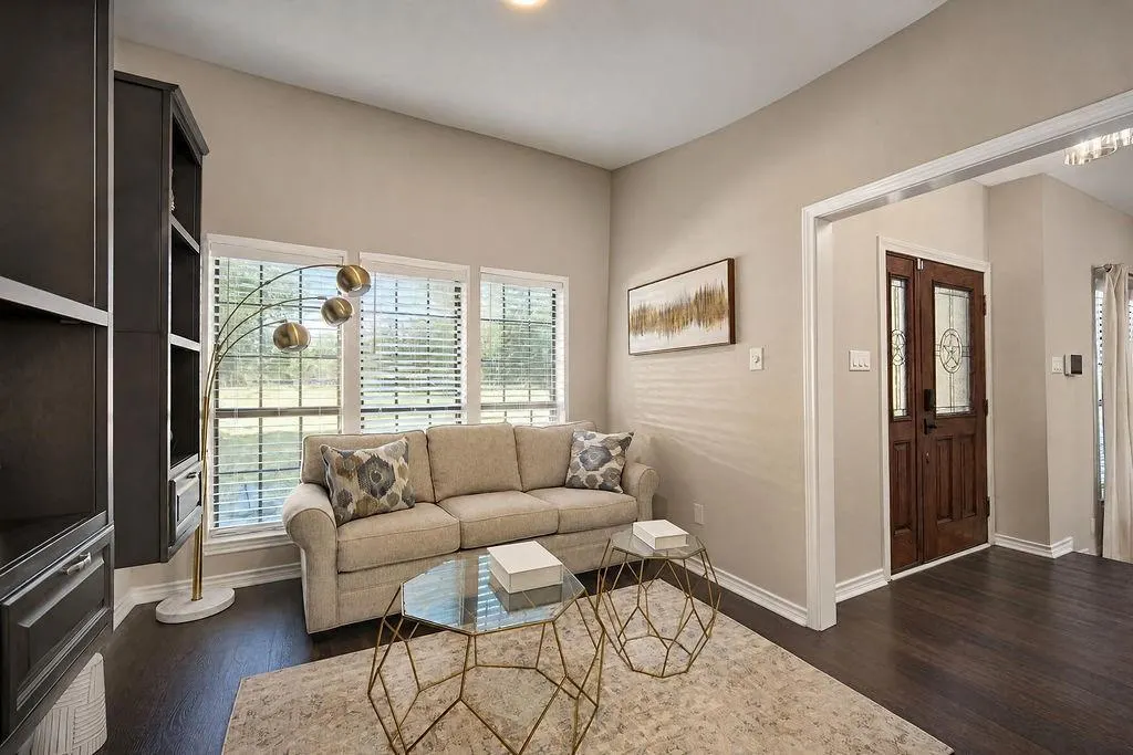 8781 Crestview Drive