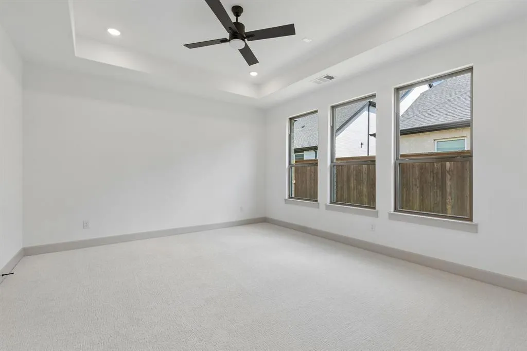 5355 Roselyn Way
