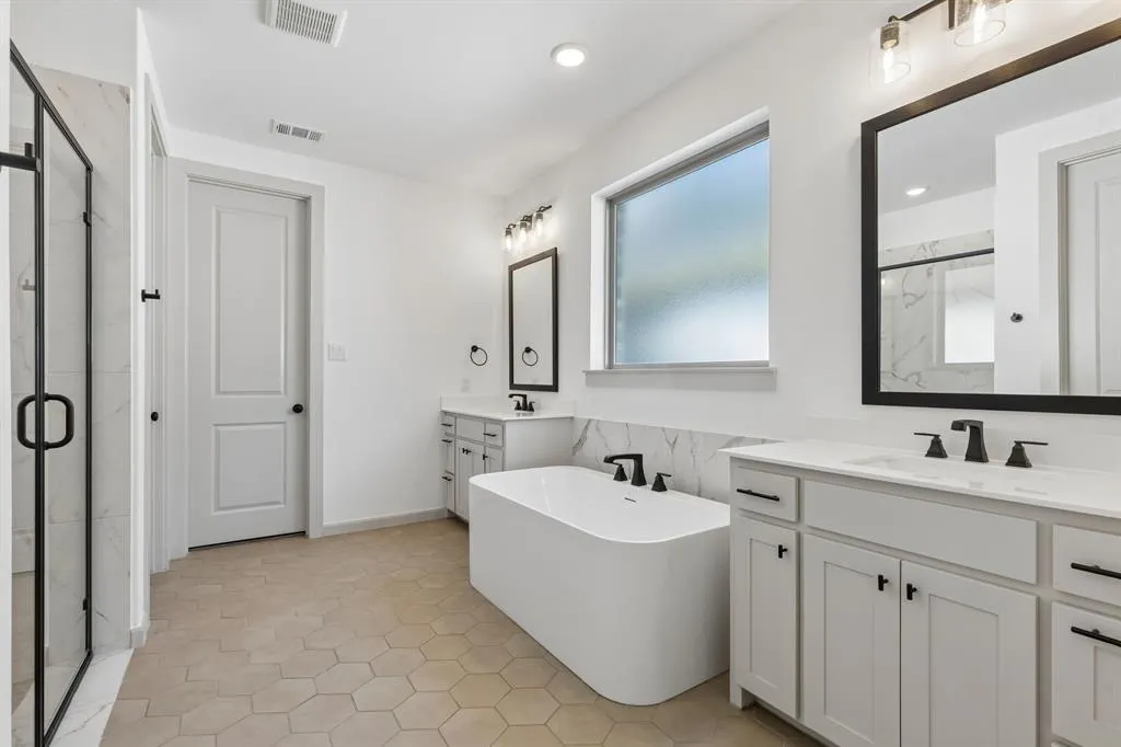5355 Roselyn Way
