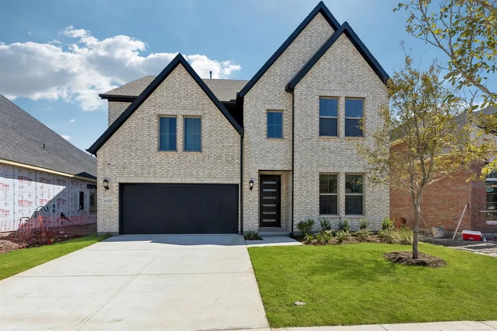 5355 Roselyn Way