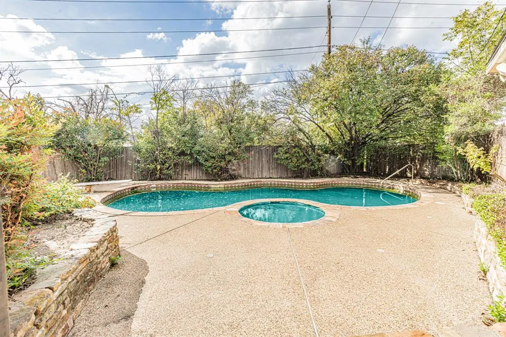 7003 Claybrook Drive