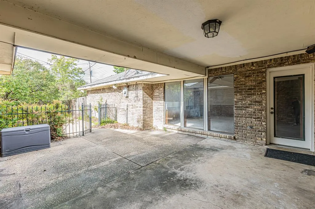 7003 Claybrook Drive