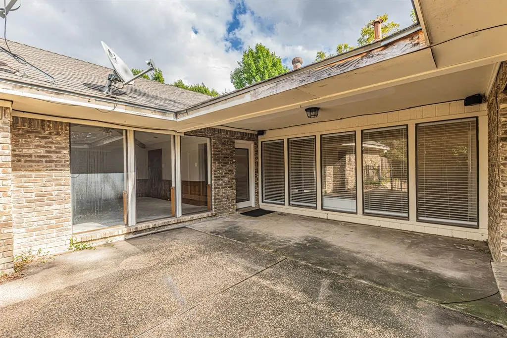 7003 Claybrook Drive
