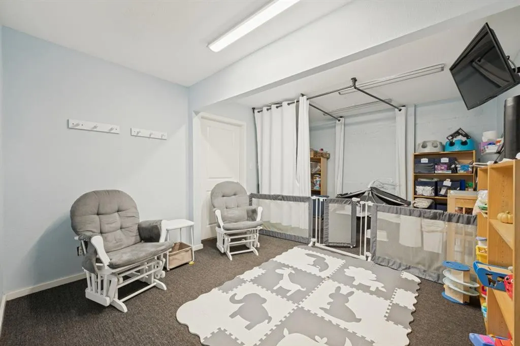 310 W Walnut Street