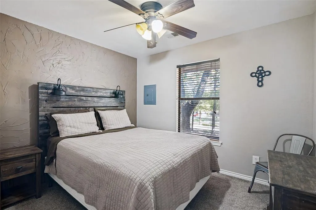 9744 TRAILS END