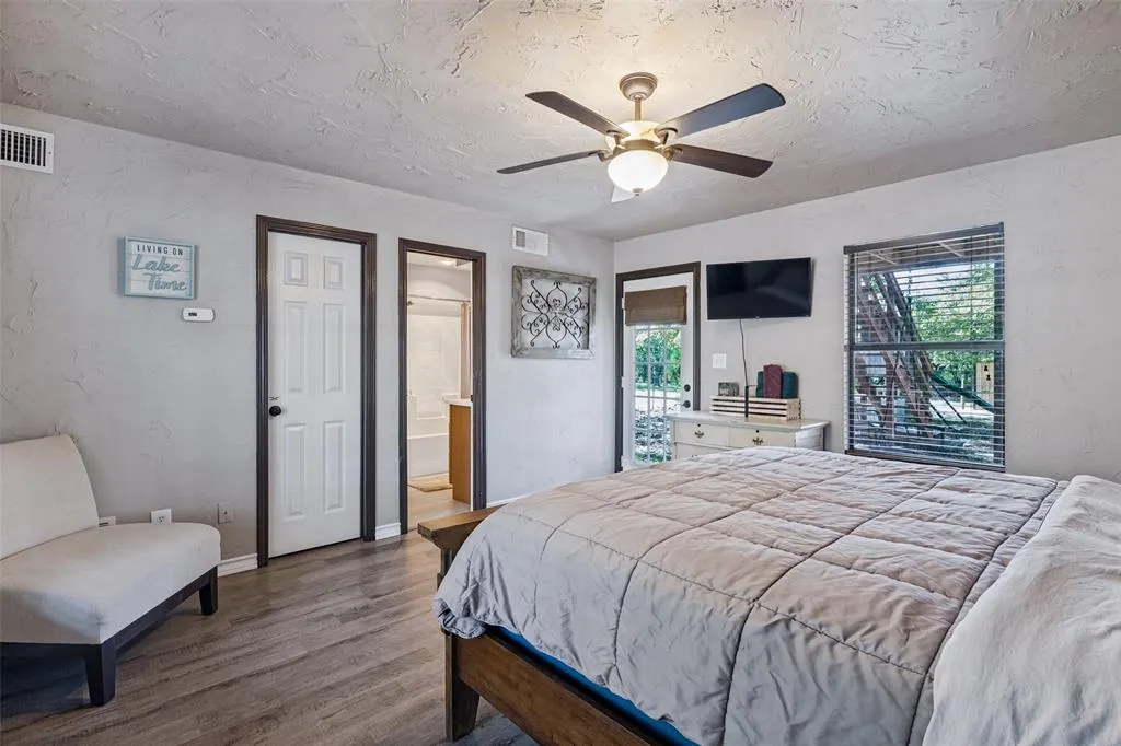 9744 TRAILS END