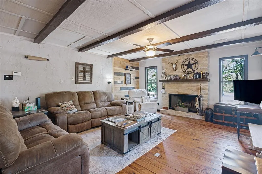 9744 TRAILS END