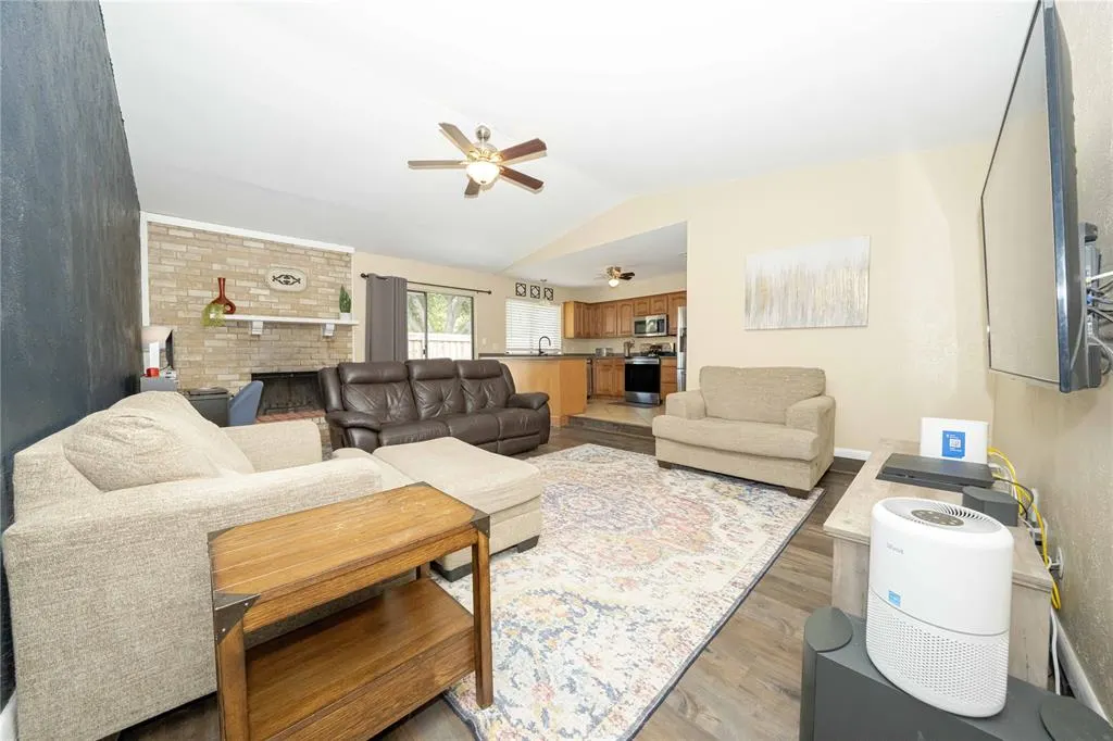 1911 Crooked Creek Lane