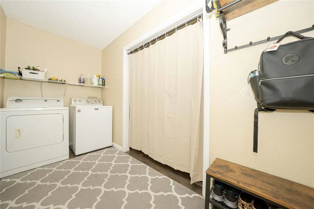 1911 Crooked Creek Lane
