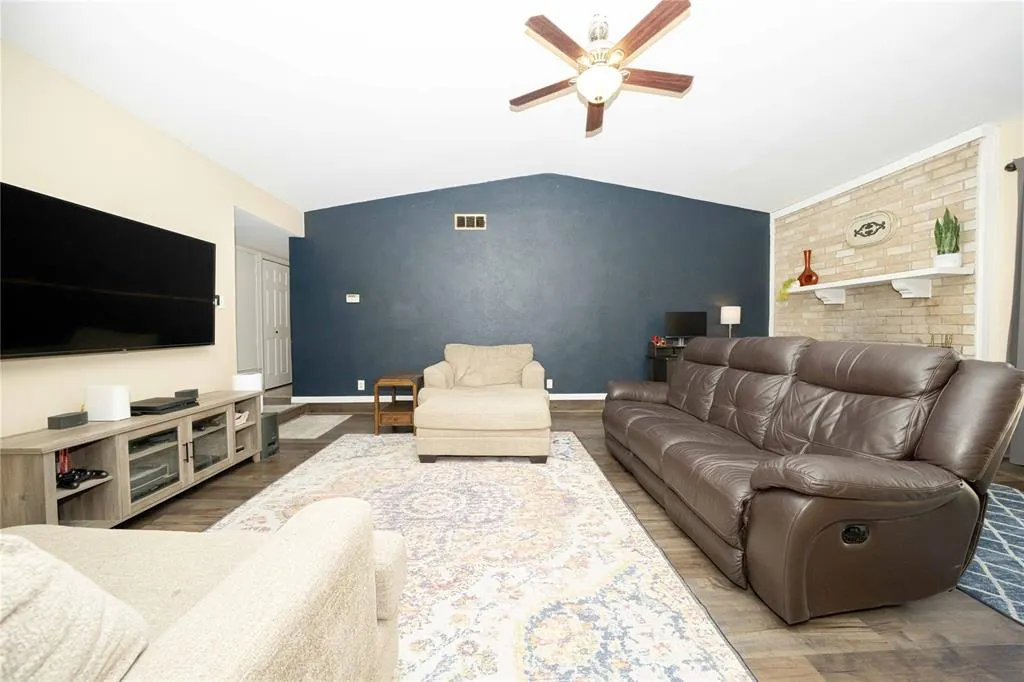 1911 Crooked Creek Lane
