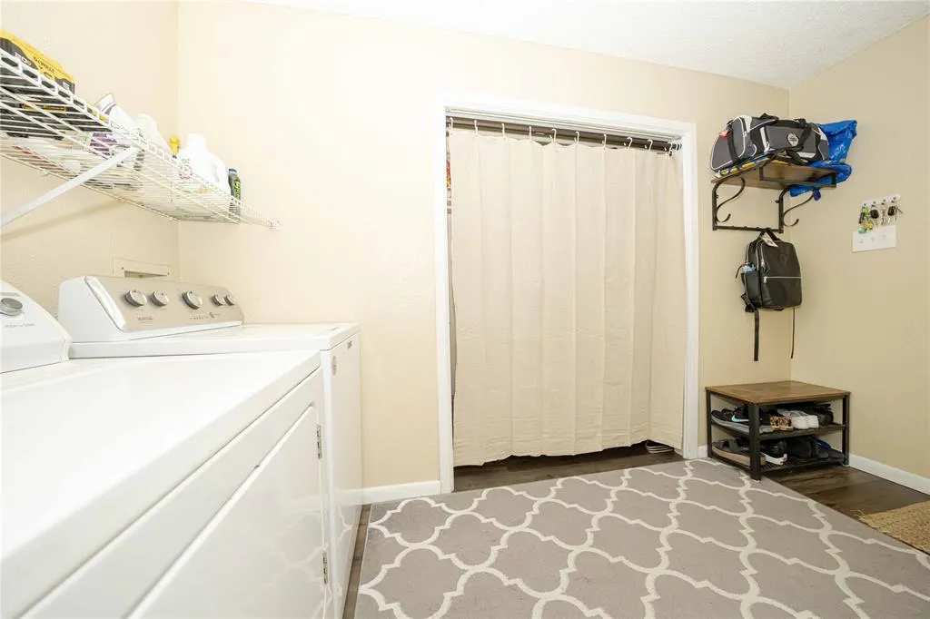 1911 Crooked Creek Lane