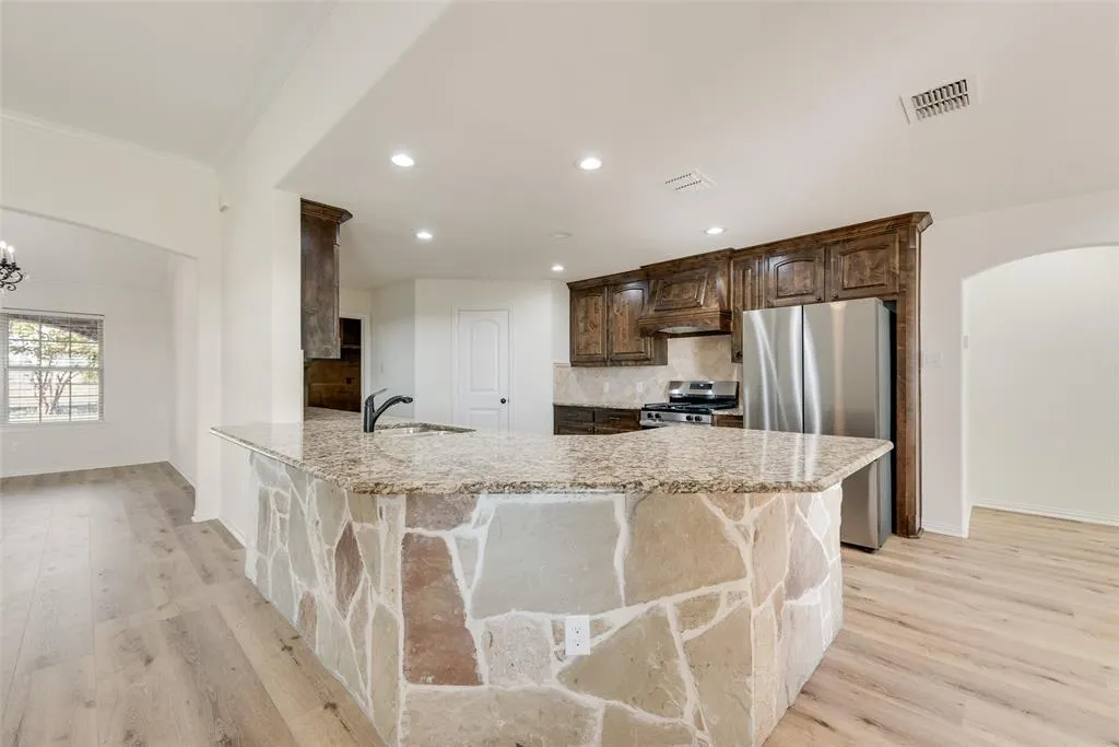 304 Canales Road