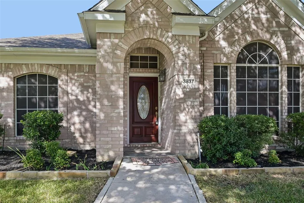 3837 Pine Valley Drive