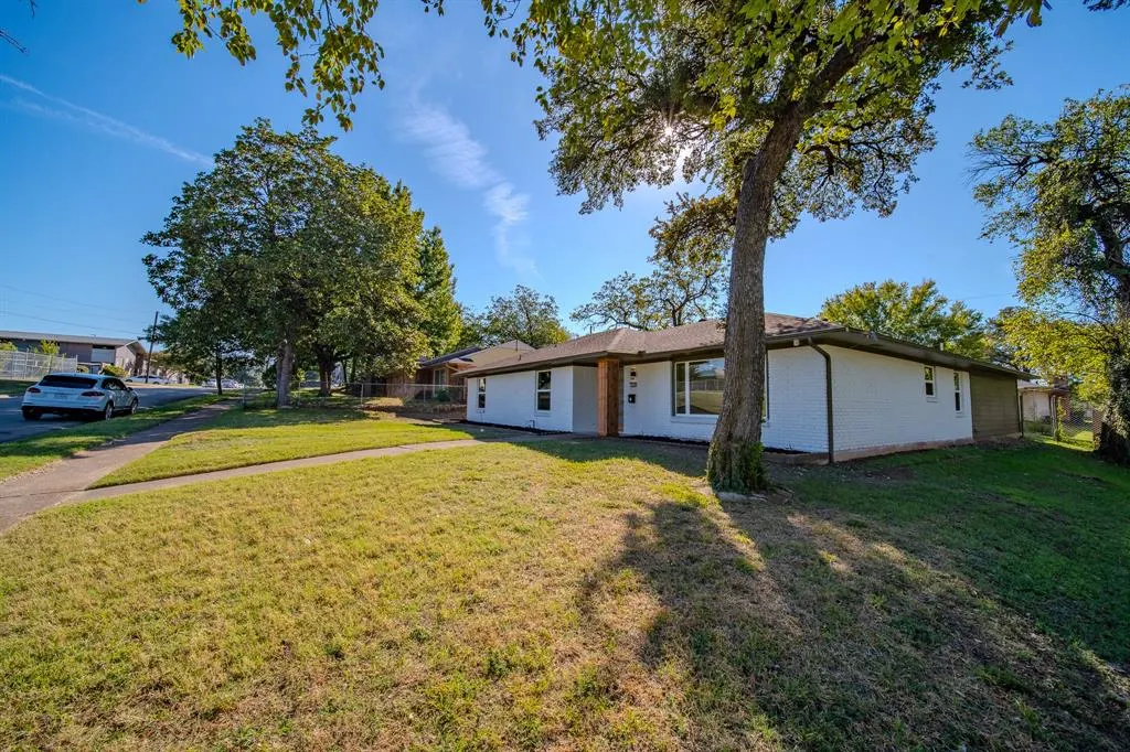 1216 Nokomis Avenue