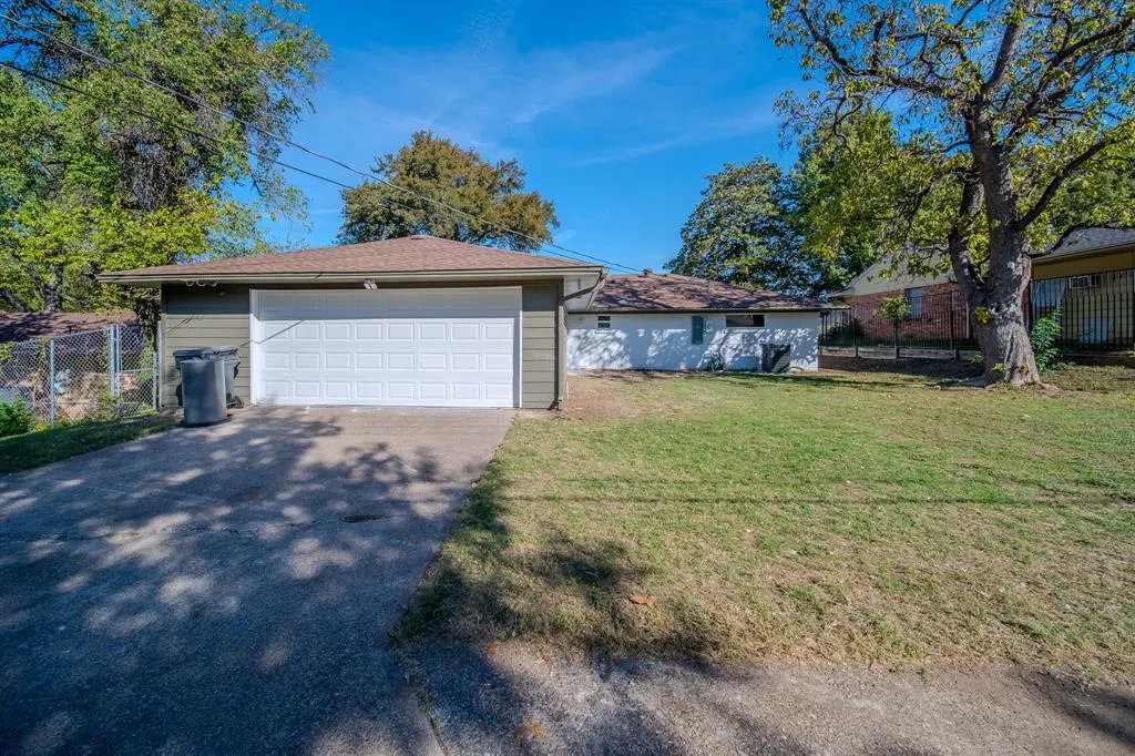 1216 Nokomis Avenue