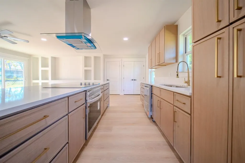 1216 Nokomis Avenue
