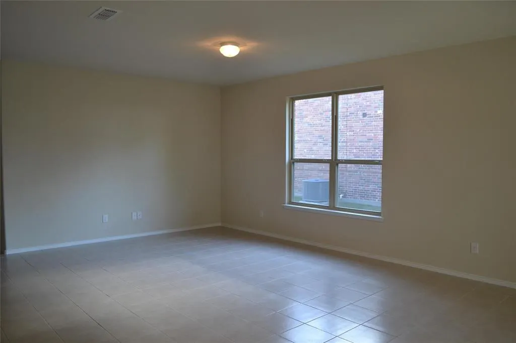4413 Hummingbird Drive