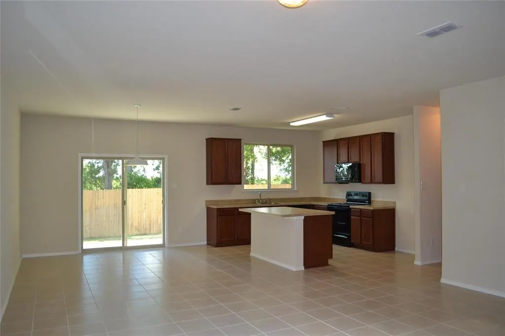 4413 Hummingbird Drive