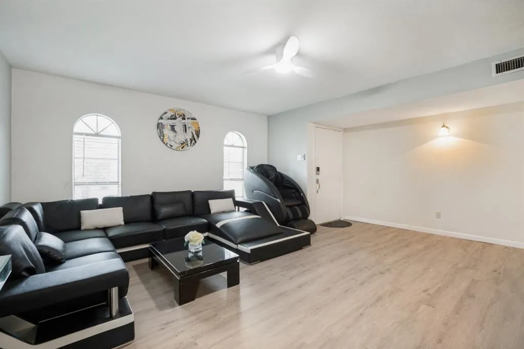 2946 Lockwood Drive