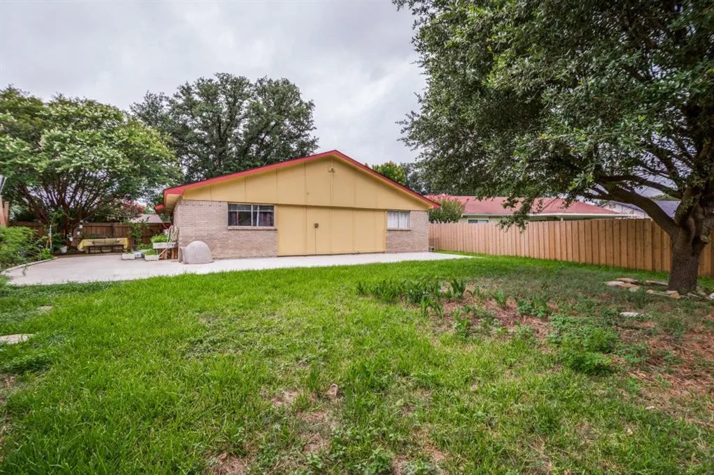 2946 Lockwood Drive