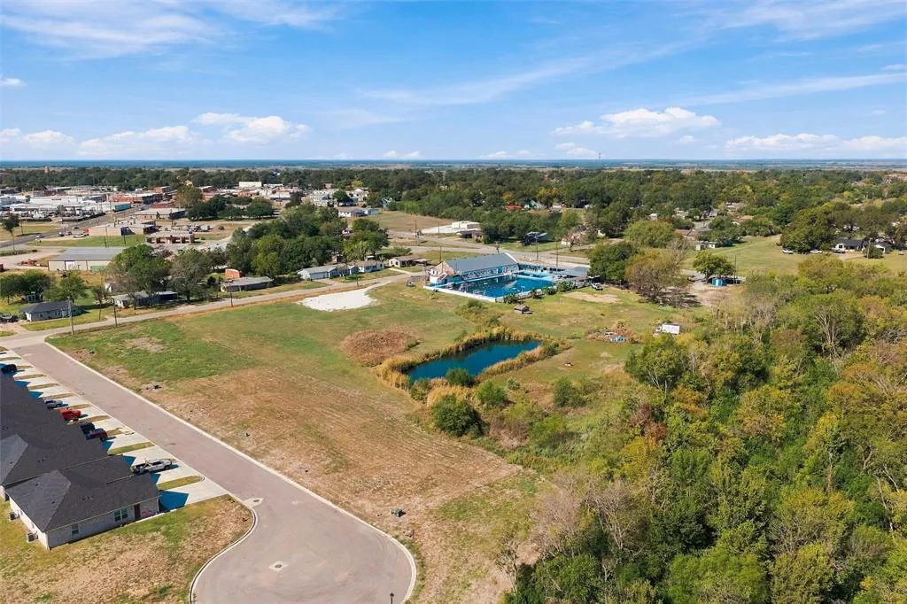 TBD Vitava Drive