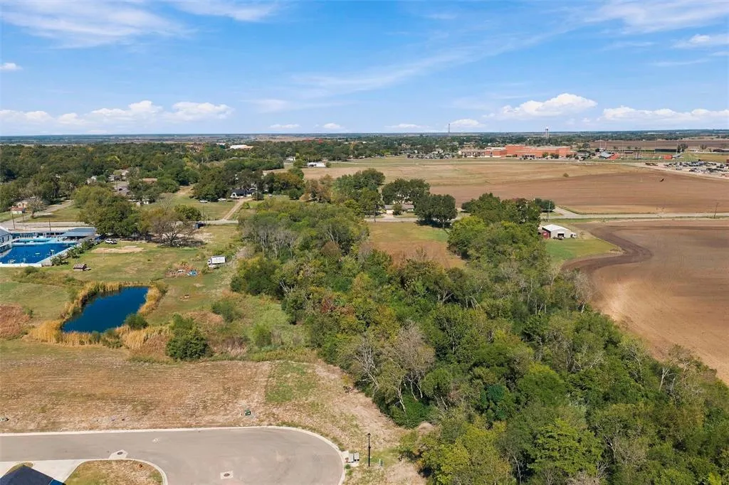 TBD Vitava Drive