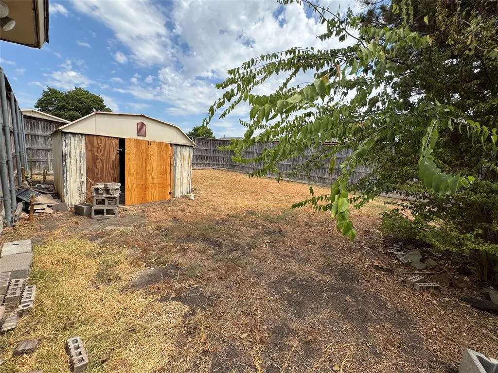 1325 Crestview Drive