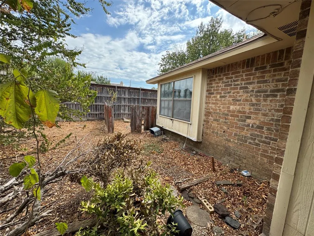1325 Crestview Drive