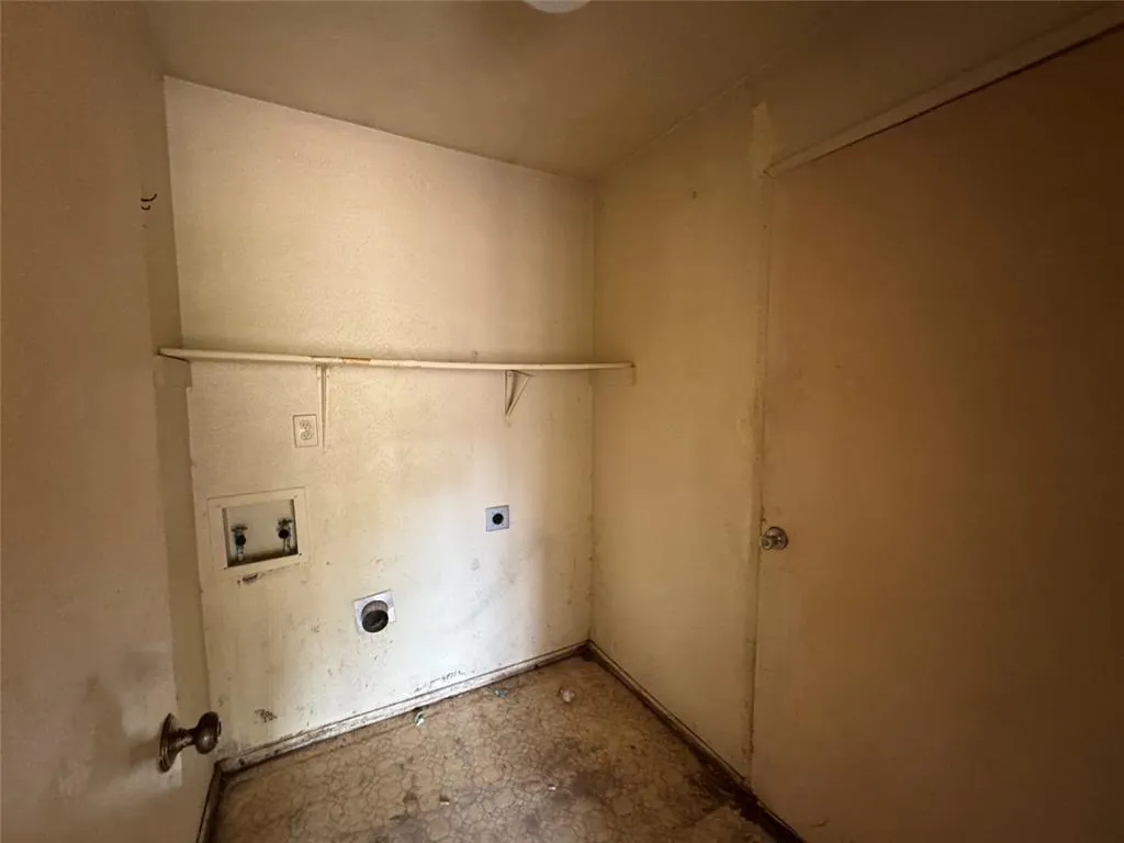 1325 Crestview Drive