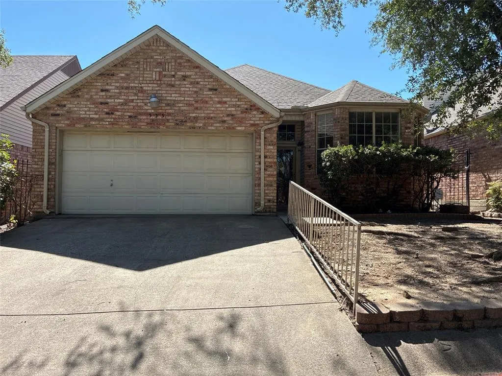 333 Fairhavens Drive