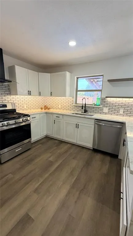 1326 TANAGER Lane