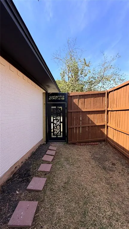 1326 TANAGER Lane