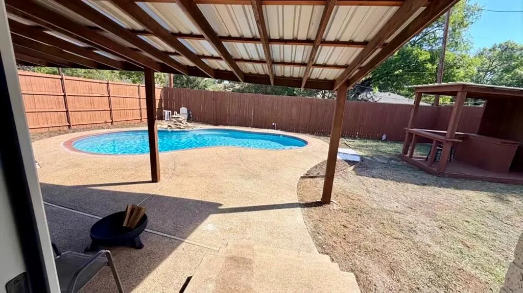 1326 TANAGER Lane