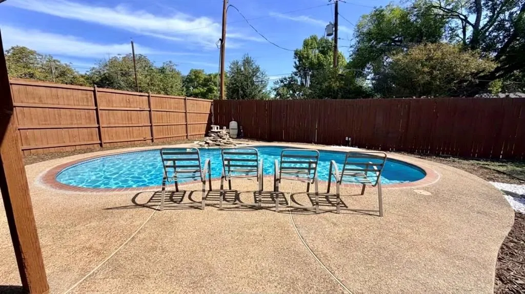 1326 TANAGER Lane