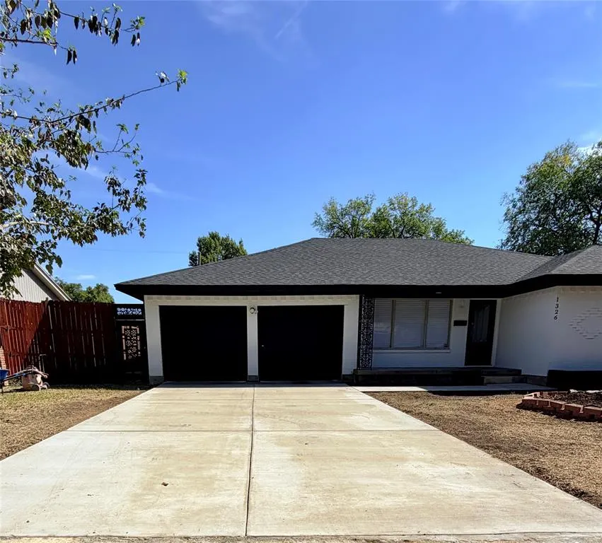 1326 TANAGER Lane
