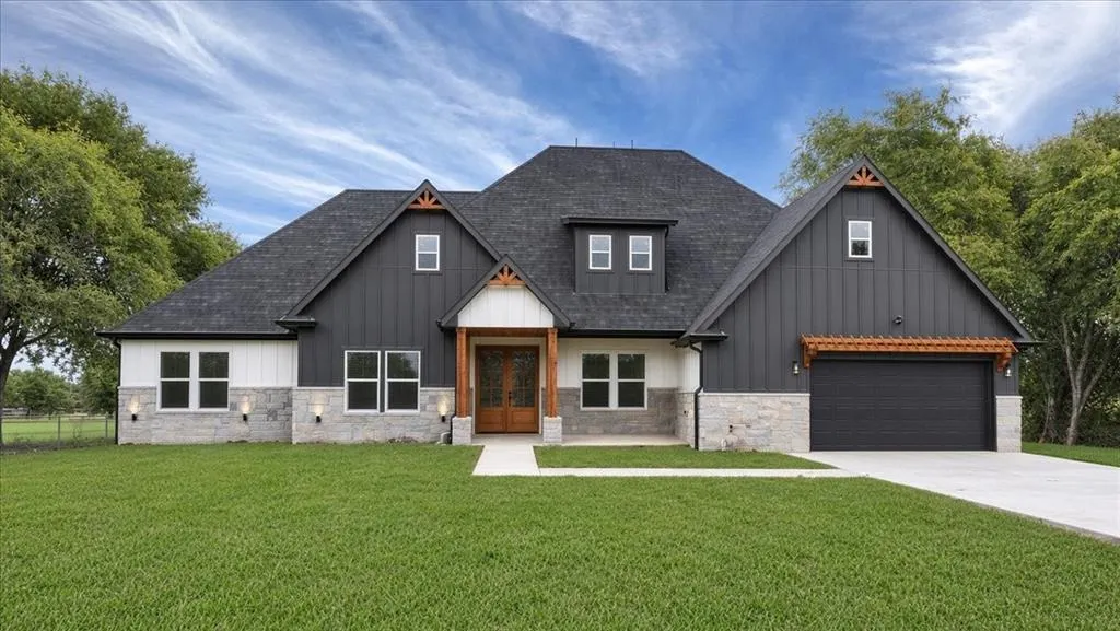 8232 Money Lane