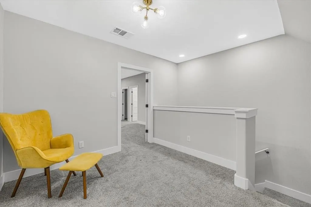 8232 Money Lane