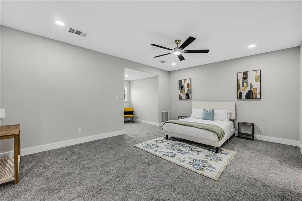 8232 Money Lane