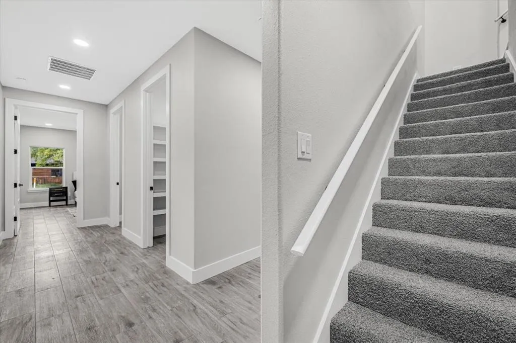 8232 Money Lane