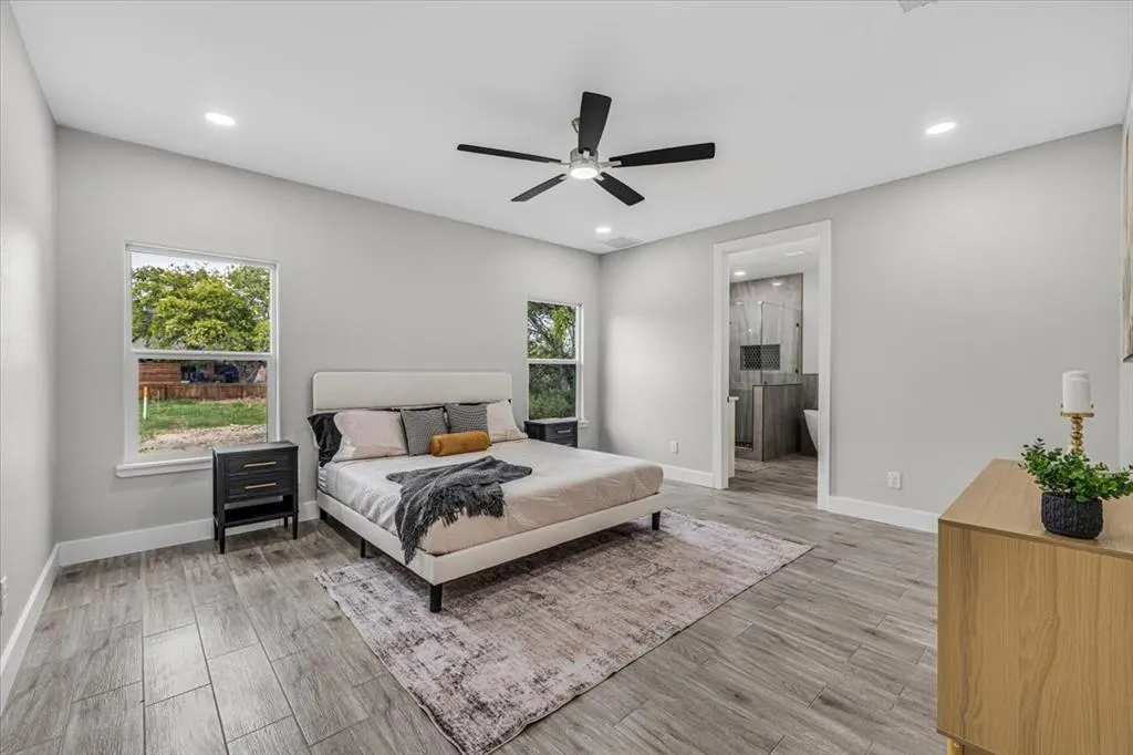 8232 Money Lane