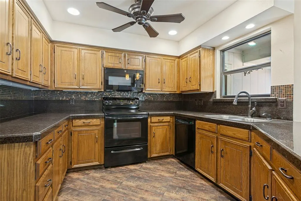 2306 Blackberry Drive