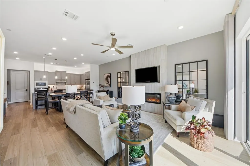 1272 Daybreak Drive