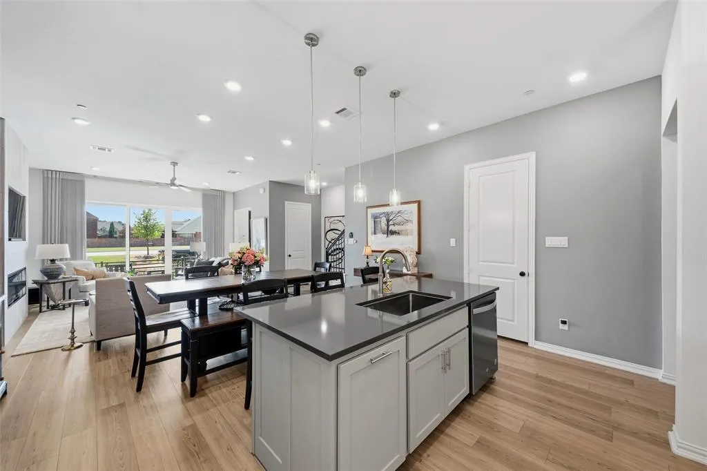 1272 Daybreak Drive