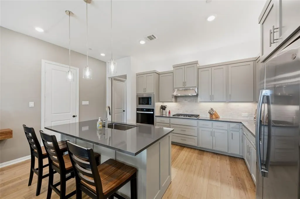1272 Daybreak Drive