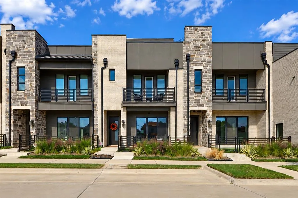 1272 Daybreak Drive