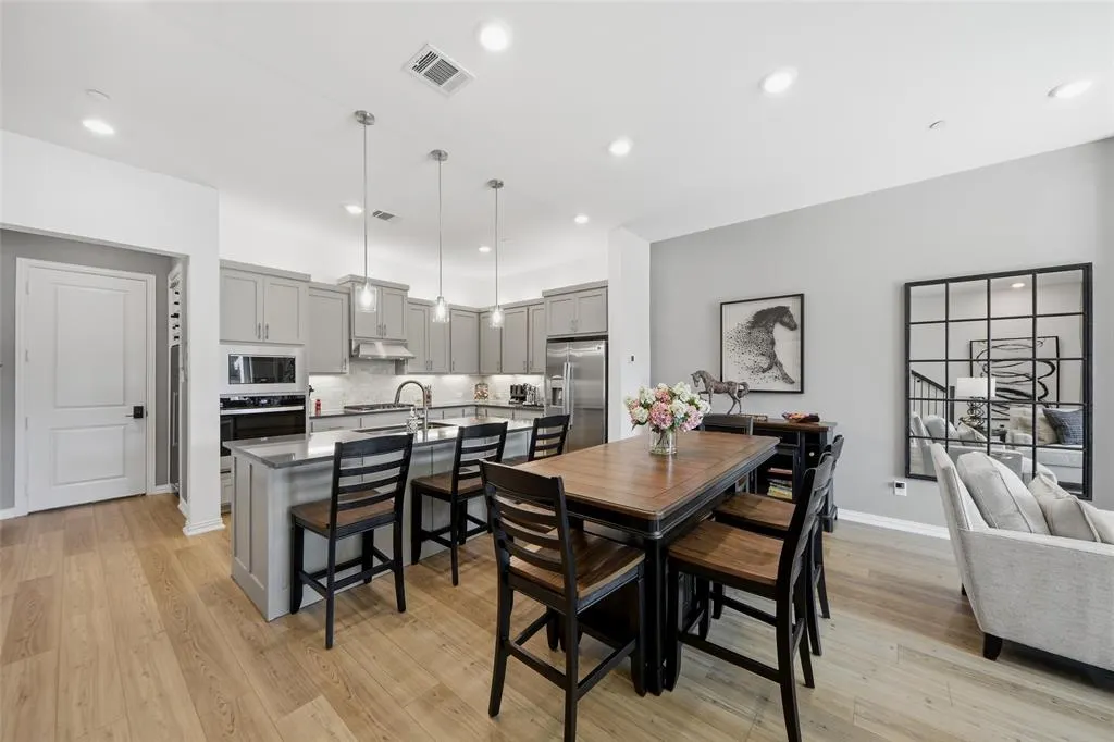 1272 Daybreak Drive